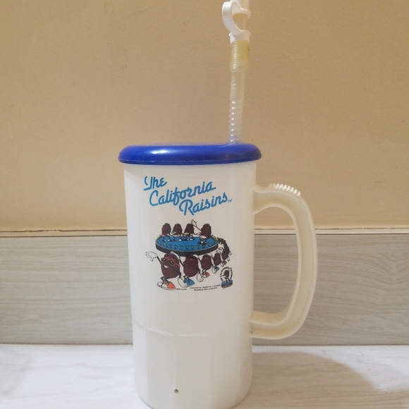 Vintage 1987 Calrab California Raisins Plastic 7" Souvenir Cup - Picture 2 of 6